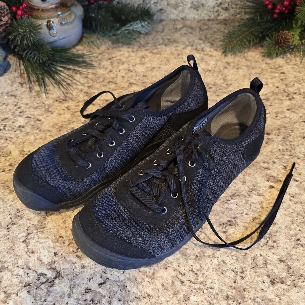 KEEN Women's Hush Knit CNX Low Height Oxford, Size 9